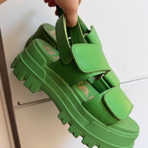 Buffalo platform sandals size 38 green like new