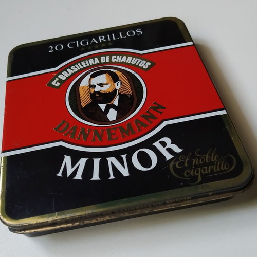 Metal collectible tobacco tins used, pack of 7