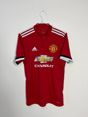 Manchester United jersey like new, size S