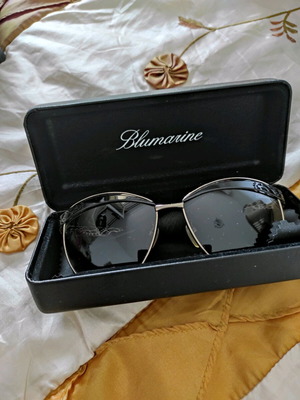 Blumarine butterfly sunglasses new, black