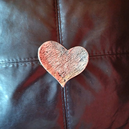 Decorative heart used in gold color for table