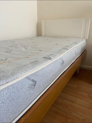 Single beds with mattresses used, set of 2, wooden frame, white headboard