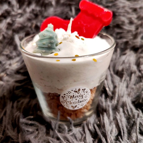 Handmade Christmas candle in glass new