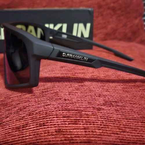D.Franklin Hurricane sunglasses with blue lens like new
