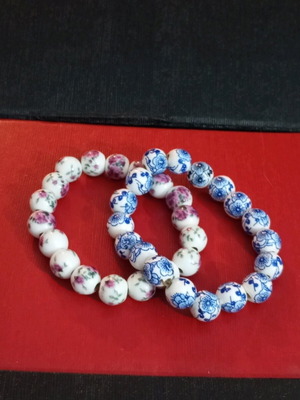 Bracelet set with ceramic beads vintage like new