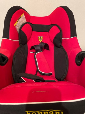 Καθισματάκι αυτοκινήτου Ferrari μεταχειρισμένο