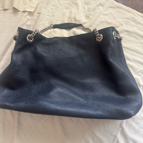 Gucci leather shoulder bag like new, black with chain strap
