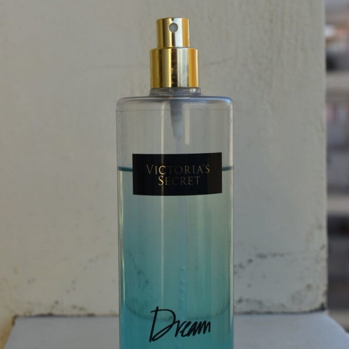 Victoria's Secret Dream Body Mist 250 ml like new, no cap
