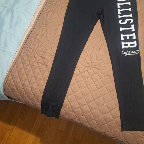 Hollister black leggings like new, size M