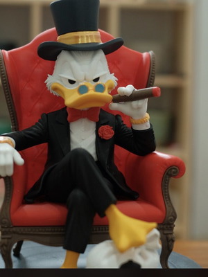 Scrooge McDuck collectible figure new, 3D printed Disney