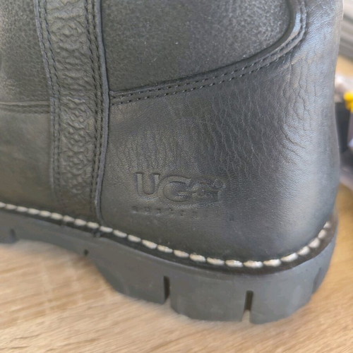Ugg Australia men's boots like new, black, size 45.5