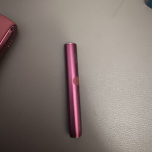Iqos Iluma used, burgundy with charger in original box