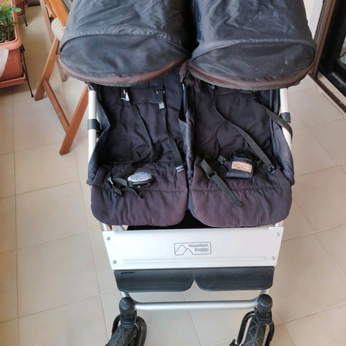 Mountain Buggy Duet twin stroller like new, narrow and off road