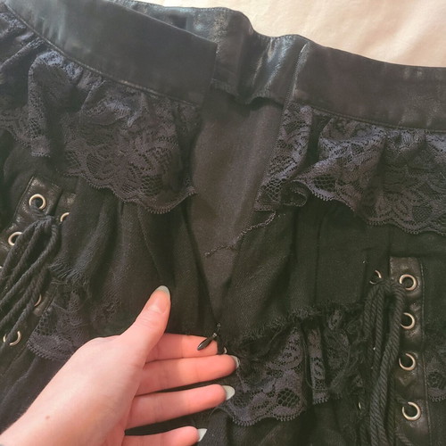 Goth shorts RNG - Red Night Gothic like new, size Medium, black