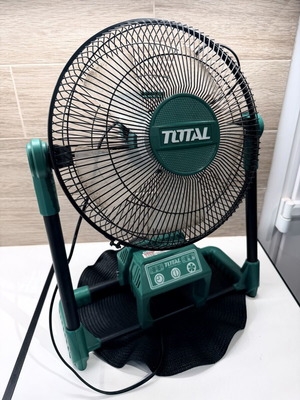 Total fan with dust on blades