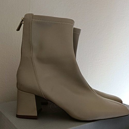 Stradivarius boots with heels like new, size 38, cream