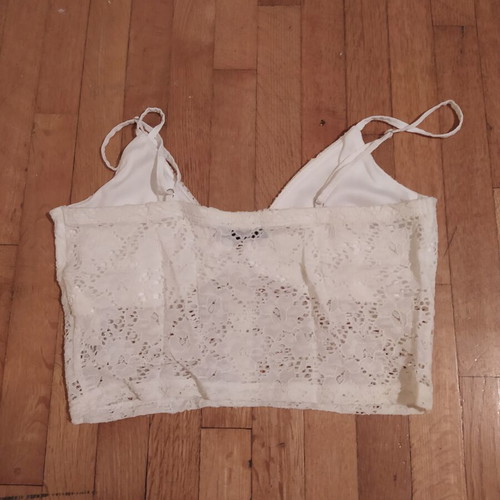 Tally Weijl embroidered white top size L like new