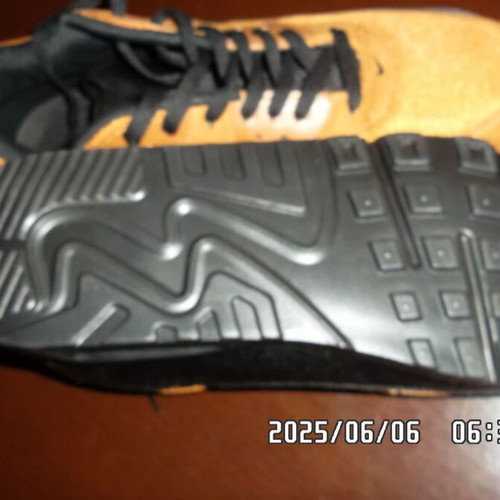 Nike Air Max athletic shoes new, size 45, tan with black
