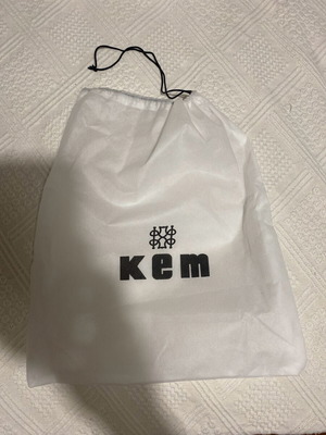 Kem pouch medium size new, intact