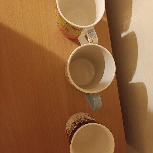 Large coffee mugs set of 5, like new