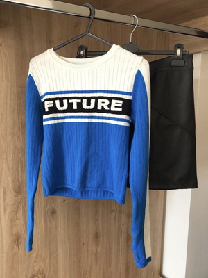 Top new white and blue, size L