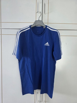 Adidas αθλητική κοντομάνικη μπλούζα μεταχειρισμένη, μέγεθος M