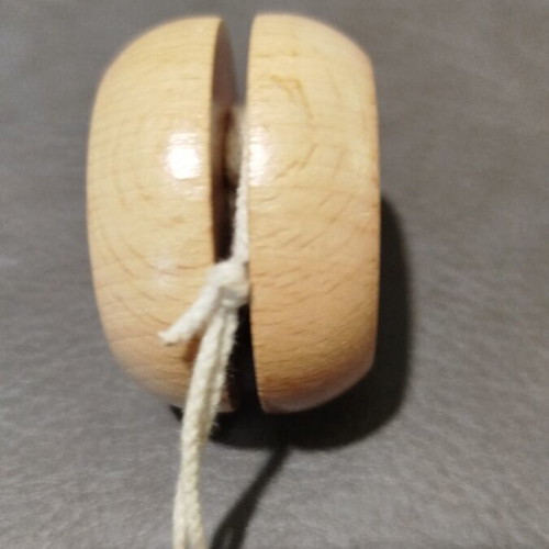 Wooden yoyo toy