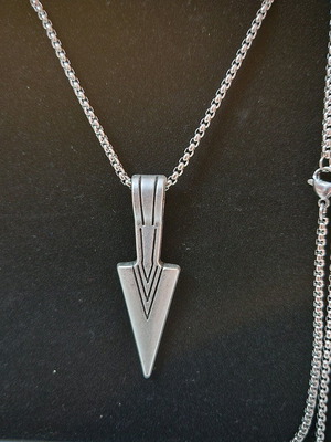 Men's necklace with arrow pendant new, steel silver