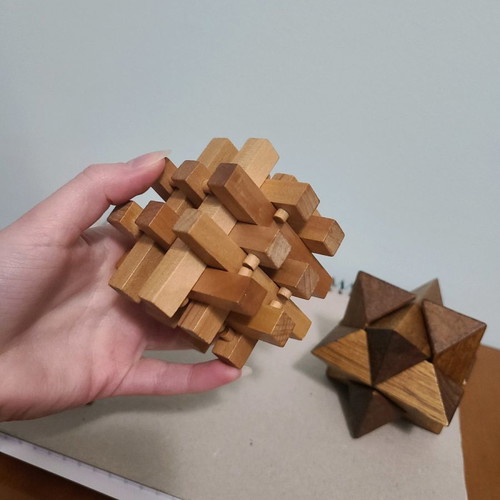Wooden puzzle brain teasers new, set of 4 pieces