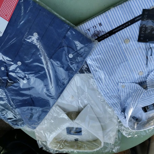 Shirts new XL pack of 3 in white and blue