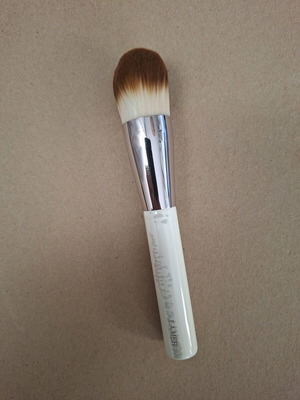 La Mer Foundation brush used