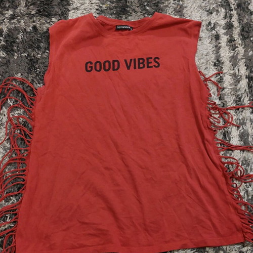T-shirt with side fringes like new, size S, red