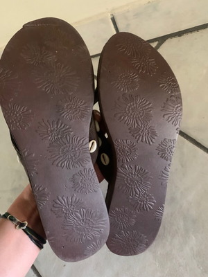Flip flops with shells used, size 41, brown