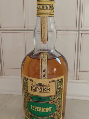 Ioniki Peppermint Liqueur vintage bottle like new