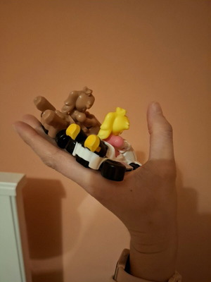 Super Mario figures like new
