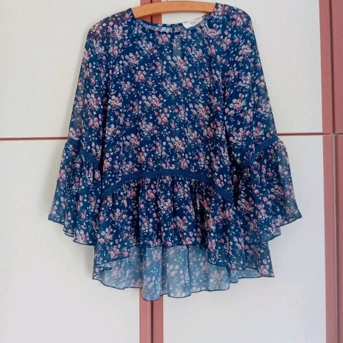 BSB Spring Floral Blouse like new, size M-L, multicolor