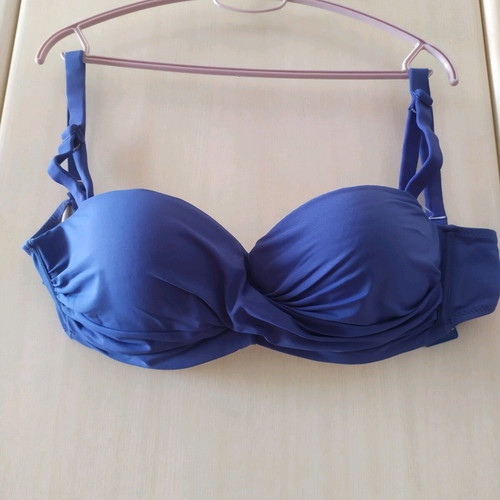 Miss Crool bikini top blue navy 80C like new, strapless