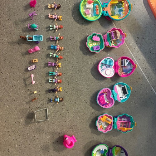 Polly Pocket small world and figures