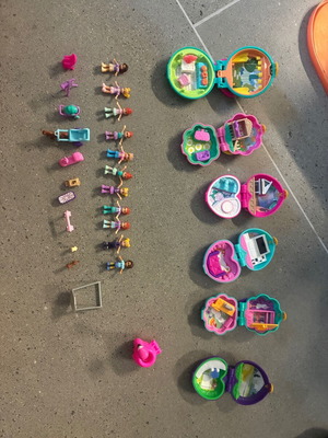 Polly Pocket small world and figures