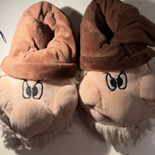 Disney Grumpy slippers used, brown