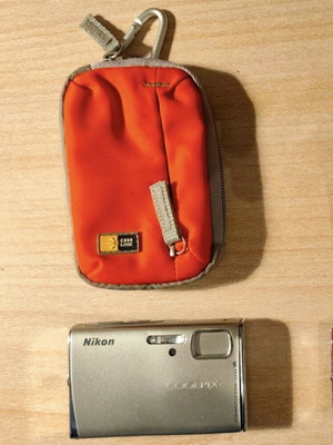 Nikon Coolpix S51 like new with case without charger