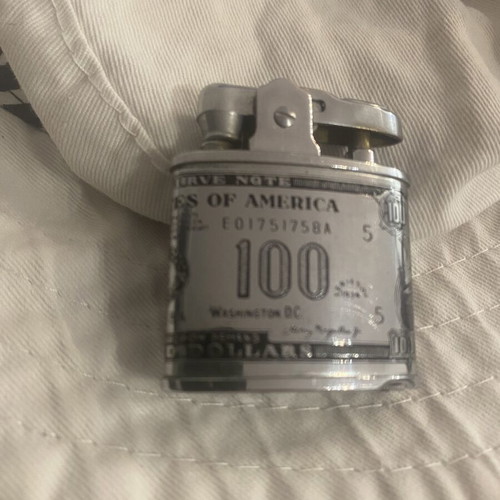 Lihgting petrol lighter like new