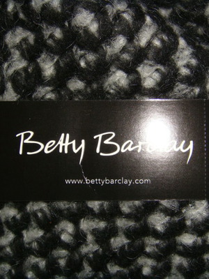 Ελαφρύ παλτό καινούργιο Νο46 Betty Barclay σε μαύρο και λευκό