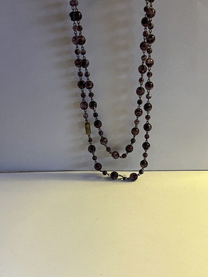 Necklace with purple stones like new, length 1.20m