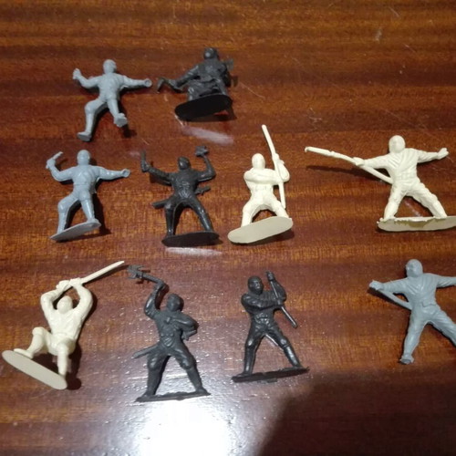 Ninja figures used, pack of 10 vintage from the 80s