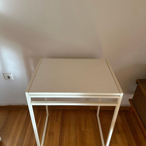Folding table and chair set like new, compact dimensions