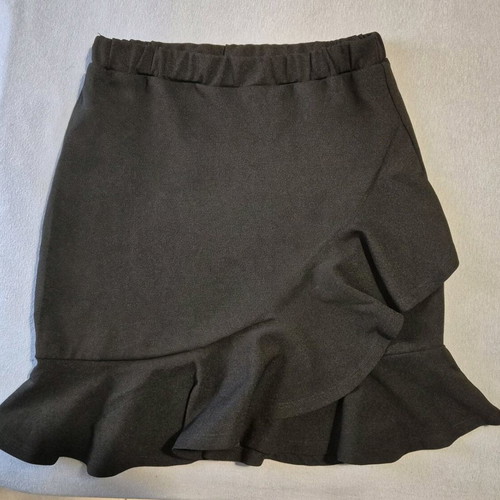 Elastic skirt Shein size M, like new, black
