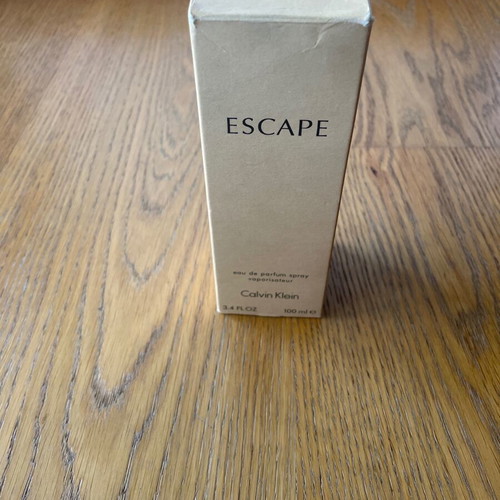 Escape Calvin Klein Eau de Parfum 100 ml like new, authentic