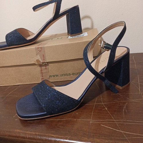 UNISA sandal No 42