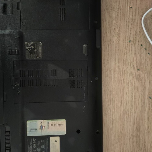 Acer laptop used with broken screen for spare parts